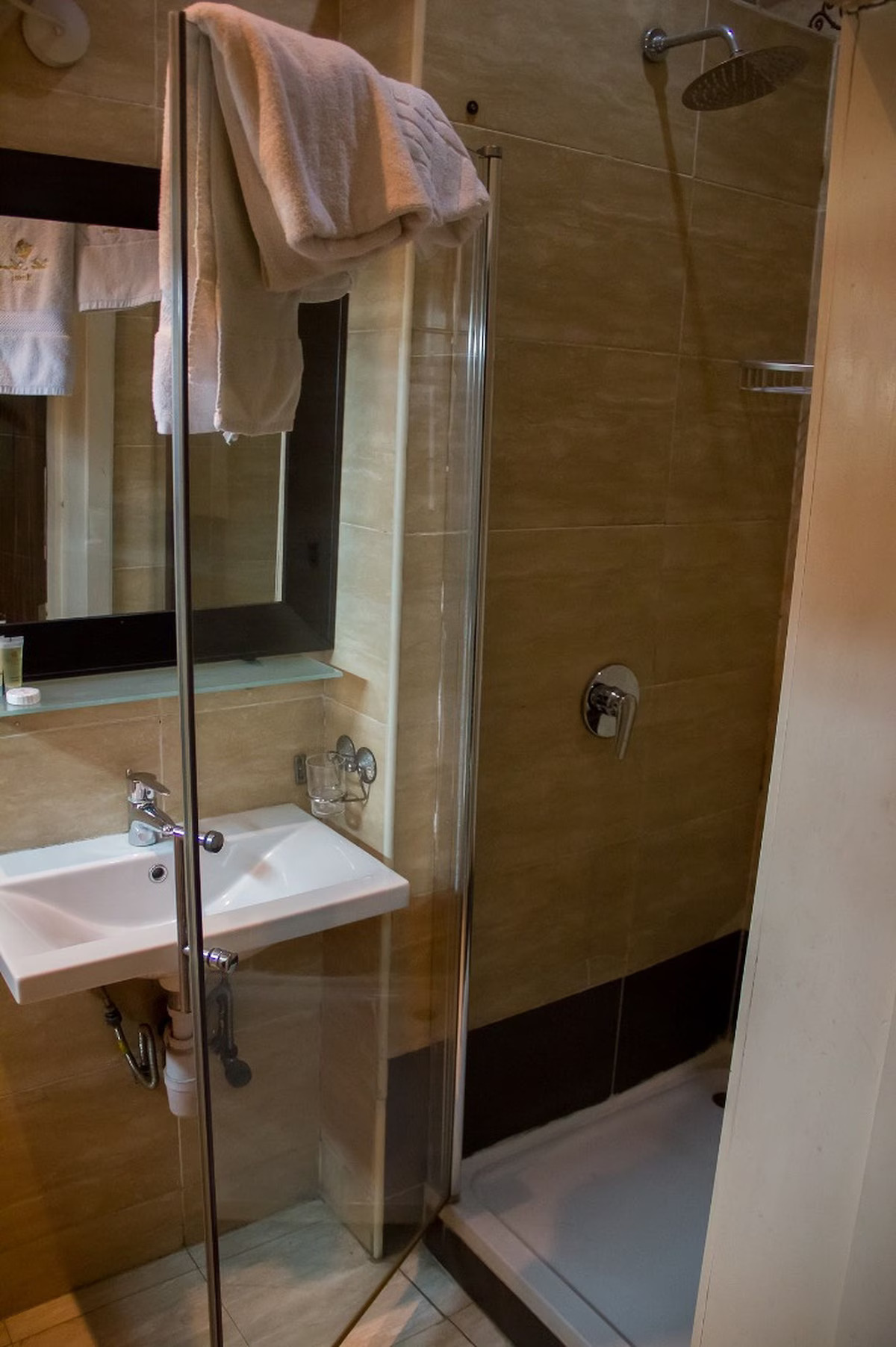 /web/uploads/116/Villa Angelia Hotel Ikoyi/header-images/3d312bc3.jpg